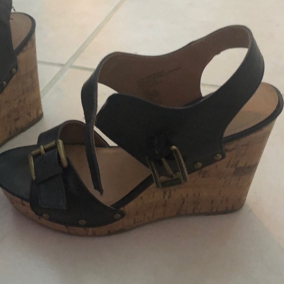 Shoes - Picture 2 of 2